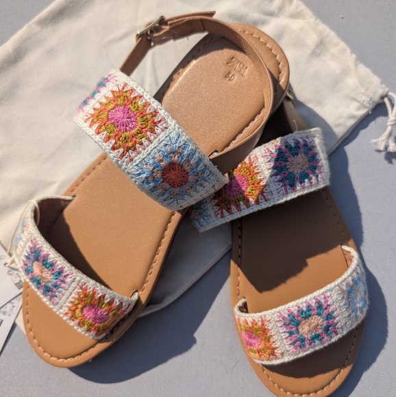 Zara Multicolor Embroidered Sandals - Picture 3 of 7